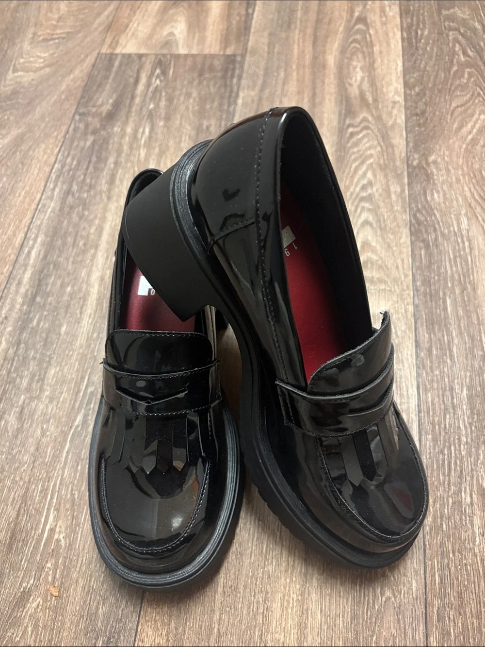 Dirty Laundry glossy black